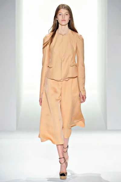 Look 5